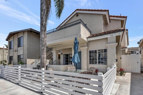 Right By The Sand, Entire 3-Bedroom House In Belmont Shore