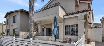 Right By The Sand, Entire 3-Bedroom House In Belmont Shore