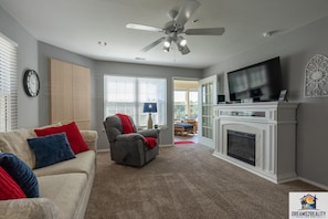 Living area - Fairways 11-3 (Branson)