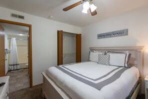 3 bedrooms, WiFi (free) - Lakeside Oasis (Branson)