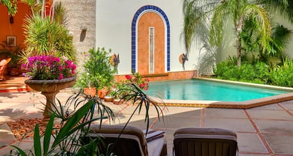 Casa Oasis Guest House and Spa