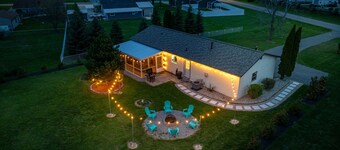 Updated home on 2/3 acre w/ HOT TUB and BOAT DOCK! Walk to 3 bars/eateries