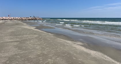 Skoolie Glamping on Canal in Crysteal Beach, Texas