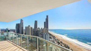 Property grounds - 32D Peninsula 32nd Floor Beach Views Parking (Surfers Paradise)