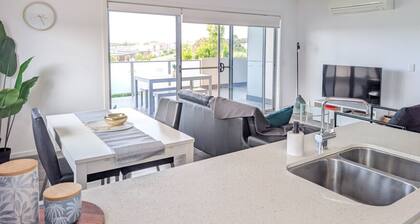 Modern & Relaxed Apartment, Great Views @Wright