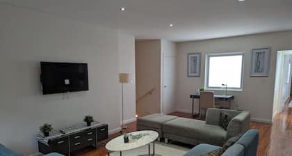 Spacious 2 bedroom apartment @Kingston Foreshore