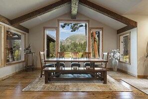 Dining - 14,000 sf Luxury Lodge with Incredible Views, Hot Tub, Indoor Pickleball and Gym (Hamilton)
