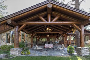 Outdoor dining - 14,000 sf Luxury Lodge with Incredible Views, Hot Tub, Indoor Pickleball and Gym (Hamilton)