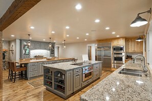 Fridge, microwave, oven, stovetop - 14,000 sf Luxury Lodge with Incredible Views, Hot Tub, Indoor Pickleball and Gym (Hamilton)