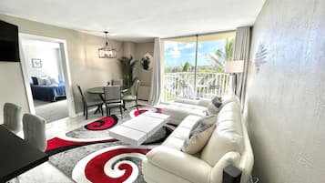 Condo | Living room | 40-inch flat-screen TV with cable channels, Netflix, streaming services