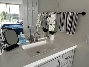 Condo | Bathroom | Free toiletries, hair dryer, towels, soap - Stunning Views Best Locale Hilo 2BRCondo (Hilo)
