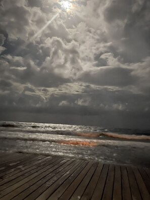 Beach - Close to the airport, close to the beach, close supermarket (Flowers bay)