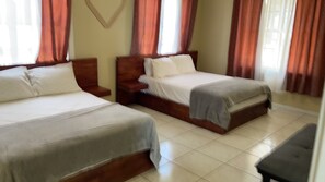 3 間睡房、熨斗/熨衫板、Wi-Fi、床單