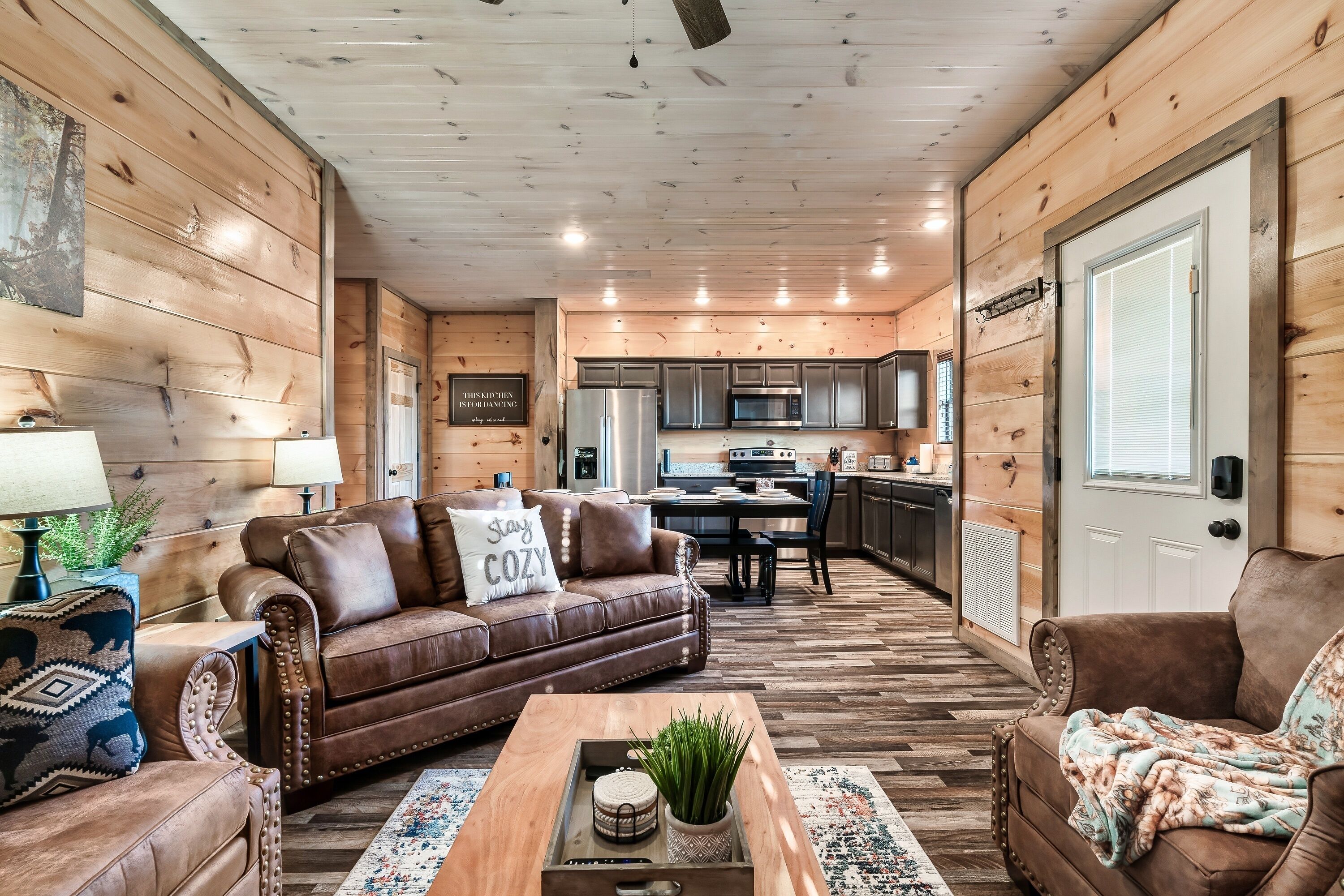 Téléviseur connecté, foyer, jeux vidéo, table de baby-foot