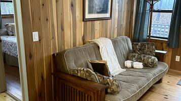 Smart TV, fireplace, DVD player