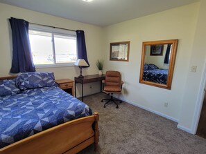2 Schlafzimmer, Schreibtisch, Bügeleisen/Bügelbrett, WLAN
