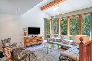 Smart TV, fireplace, video games, ping pong - Stay at a great place at Lake Anna. (Bumpass)