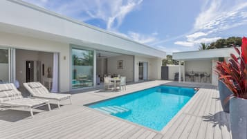 Outdoor pool, pool loungers