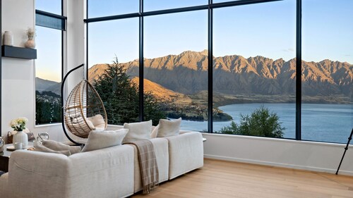 Vanda Heights - Spa Pool - Spectacular Lake & Mountain Views