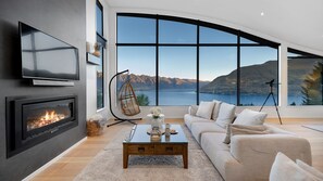 Smart TV, fireplace, DVD player, ping pong - Vanda Heights - Spa Pool - Spectacular Lake & Mountain Views (Queenstown)