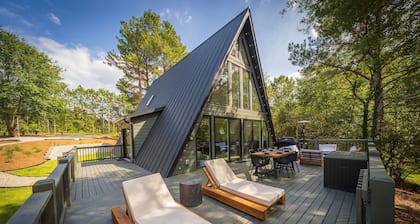 A-Frame Modern Minimalist Dream: 3-bed, 2bath; Hot Tub & Cold Plunge
