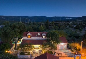 House, Smoking | 4 bedrooms - Holiday Houses, Villas Niksi - With Pool (Supetar)