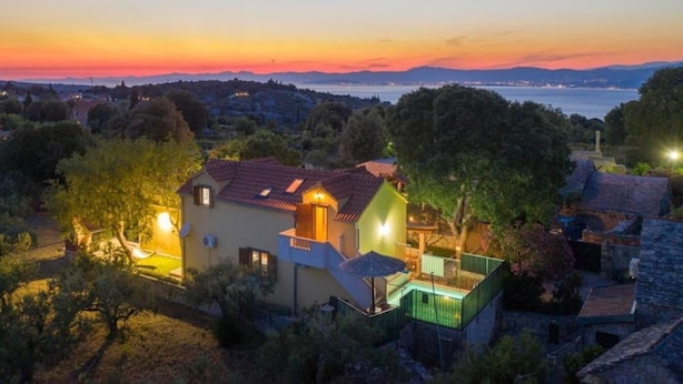 House, Smoking - Holiday Houses, Villas Niksi - With Pool (Supetar)