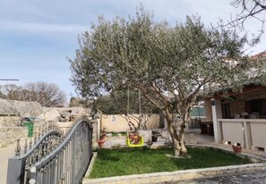 House, Smoking | 4 bedrooms - Holiday Houses, Villas Niksi - With Pool (Supetar)