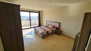 3 bedrooms, bed sheets - families only Luxury Chalet at AZHA the best resort in Ain Sokhna sandy beach (Ain Sokhna)