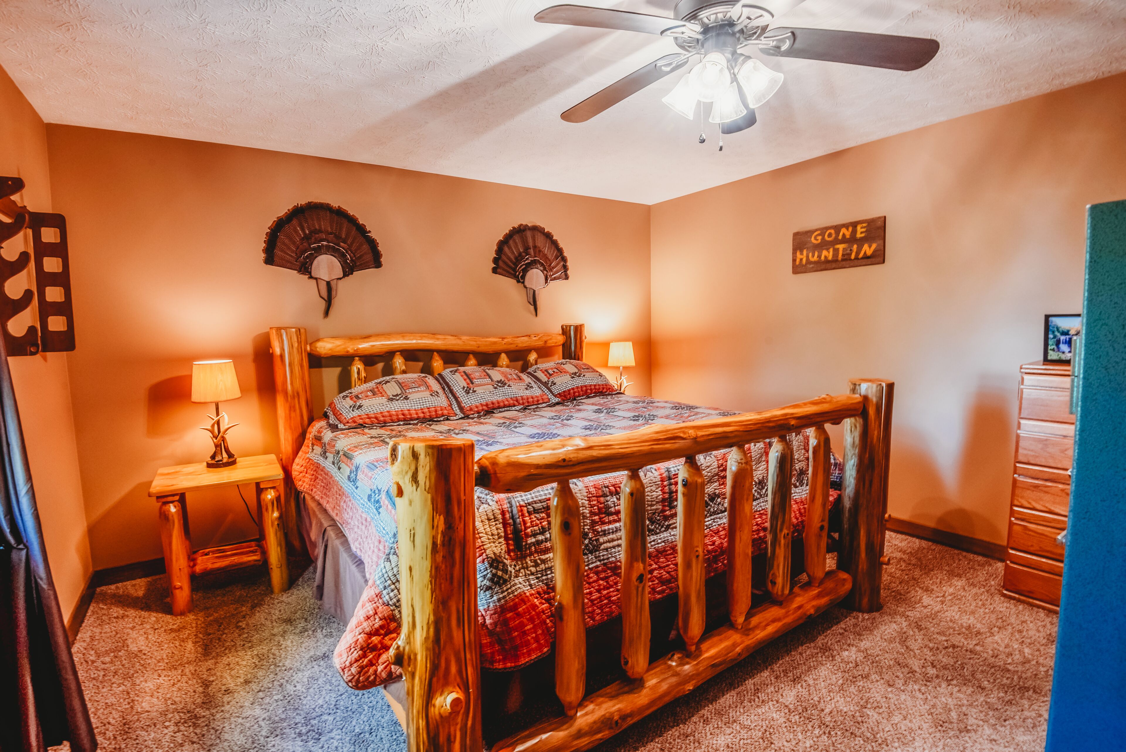 2 bedrooms, desk, iron/ironing board, travel crib