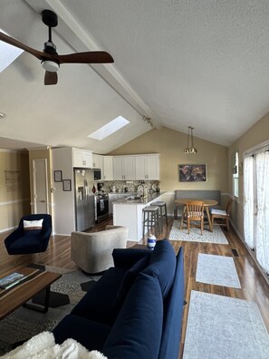 Télévision, cheminée