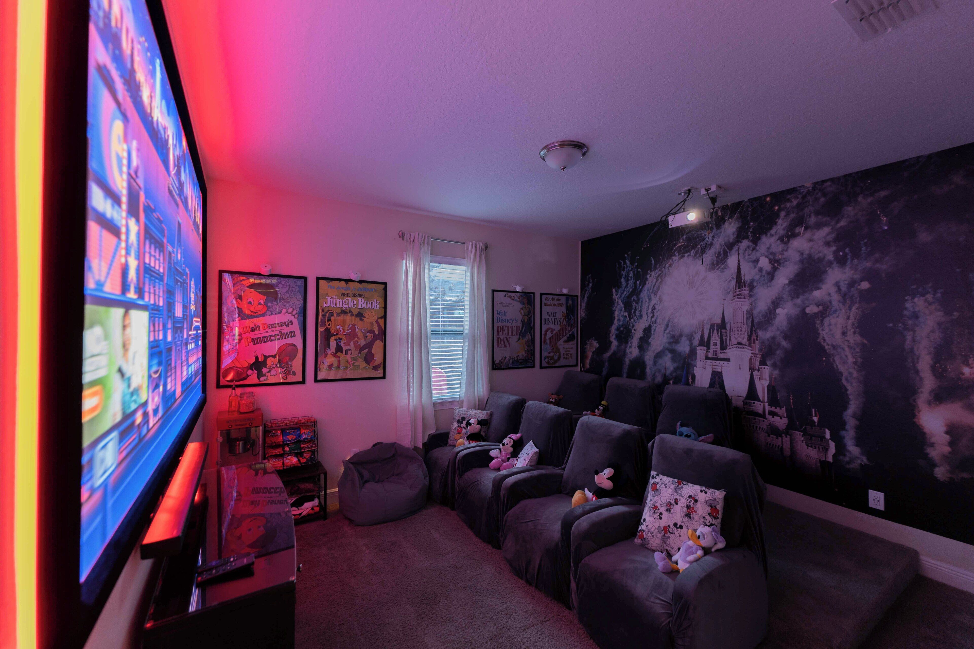 7BR Magical Disney Retreat: Heated Pool & Theater