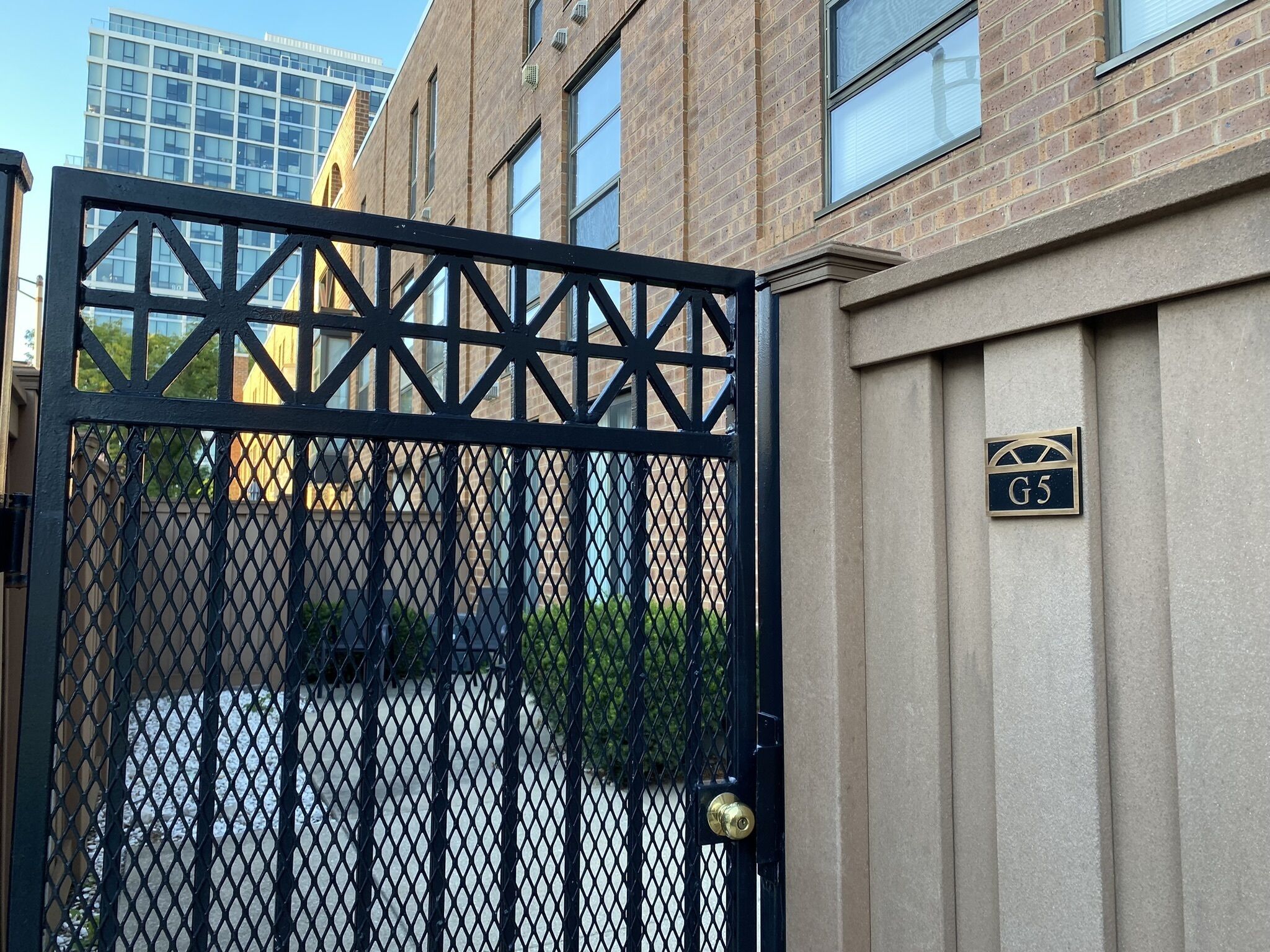 Charming Townhome Downtown Oak Park, IL