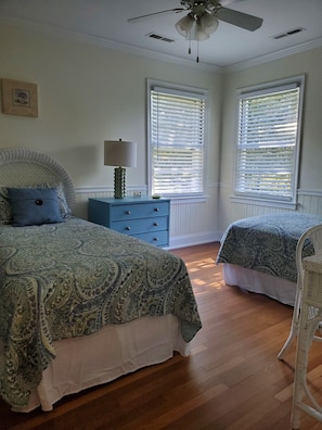 2 bedrooms, desk, free WiFi, bed sheets