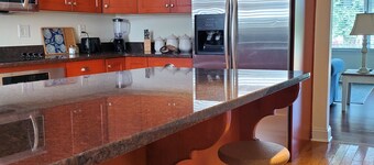 The Lighthouse Cottage. Close to Ocean City, MD and Fenwick Island, DE. PETS OK