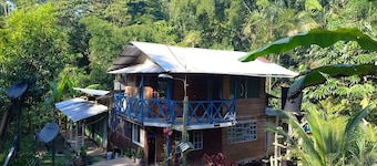 A lounge spot with no noise