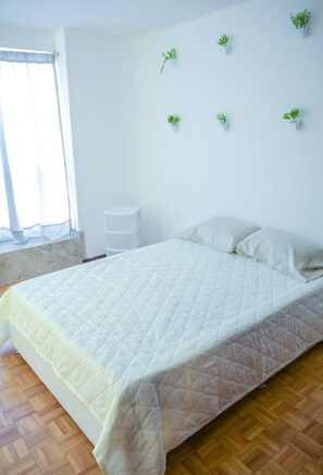 2 Schlafzimmer, Bügeleisen/Bügelbrett, kostenloses WLAN