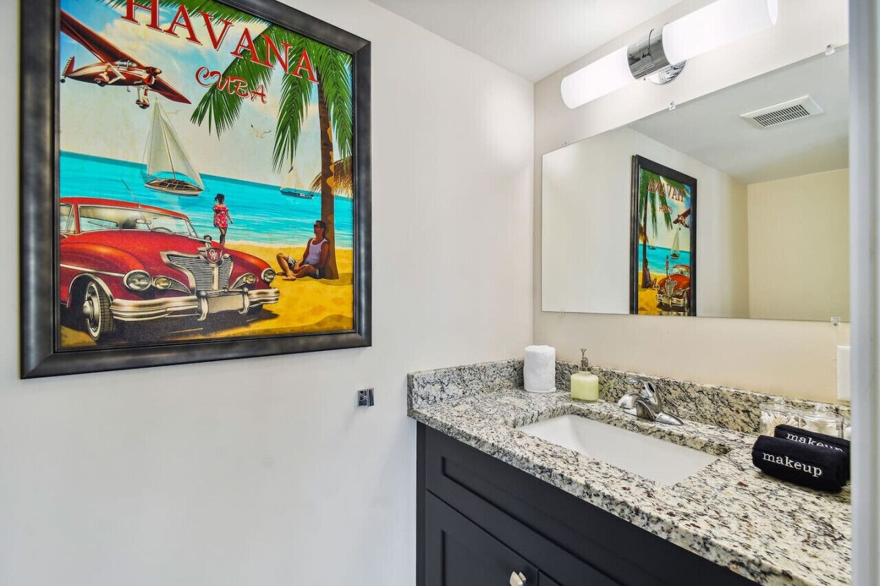 Cuban Suite – Downstairs half bath equipped with basic bathroom necessities for the sofa bed guests