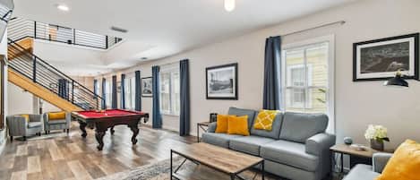 Télévision, chaîne hi-fi