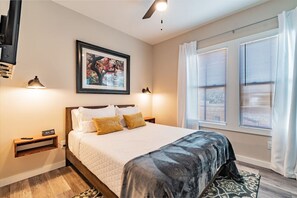 5 bedrooms, desk, iron/ironing board, free WiFi