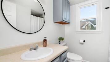 Secador de pelo, toallas