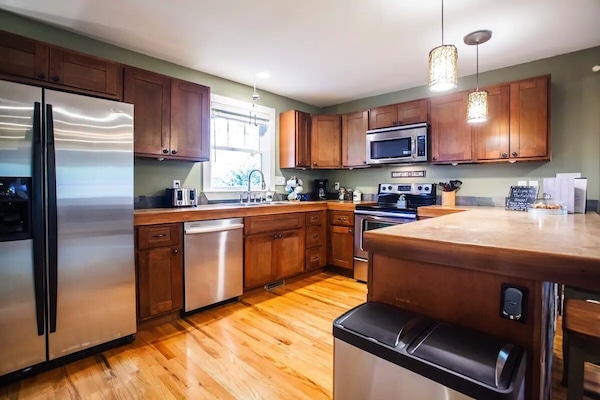 Frigorífic, microones, forn i placa de cuina