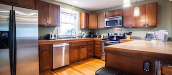 Cozy Home near AVL, Dog Friendly with fenced yard!