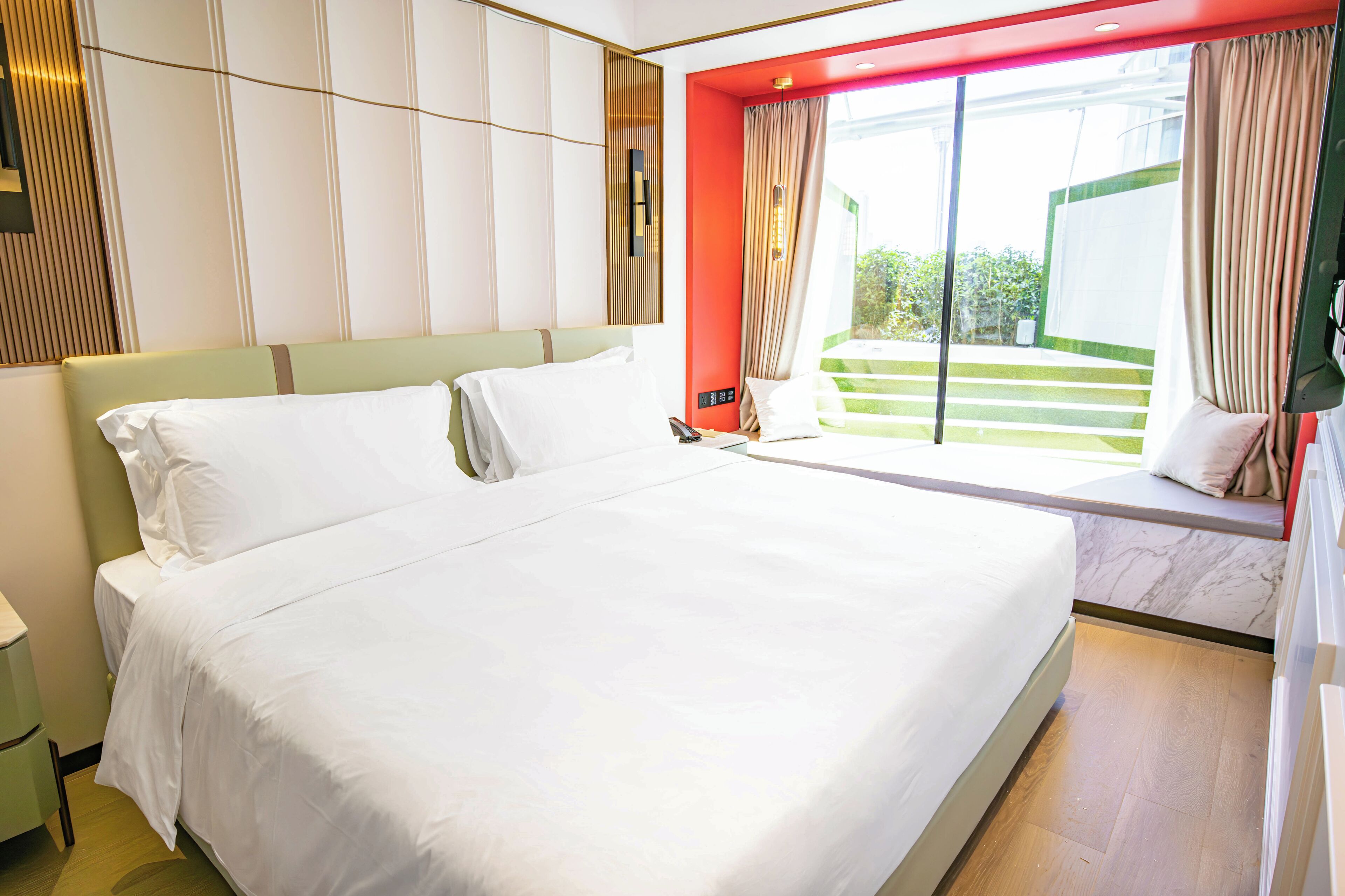 尊榮開放式套房, 陽台, 海景 | 羽絨被、客房內保險箱、遮光布/窗簾、隔音