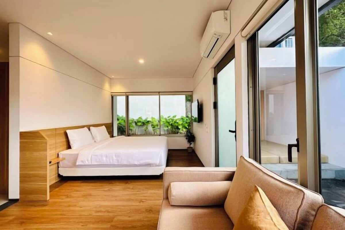 C01 - Bungalow Stunning Daybed Retreat