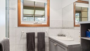 Bruser, hårtørrer, håndklæder