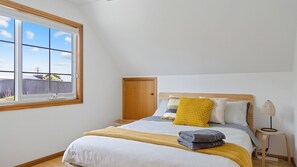 3 chambres, fer et planche à repasser, lit parapluie, accès Internet