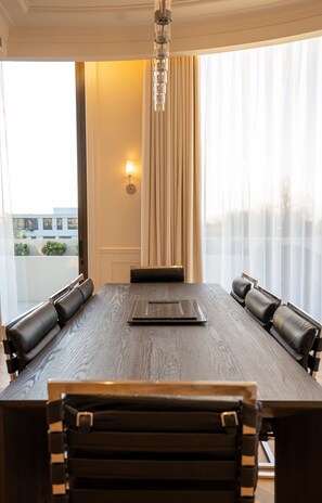 Melbourne City Apartments multi award winning $10million Spectacular Penthouse | Dining room