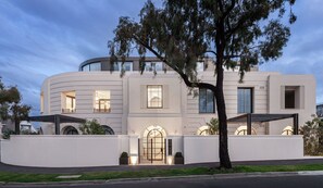 Exterior - MCA - Boutique Brighton (Brighton)