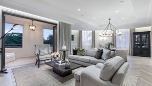 Melbourne City Apartments multi award winning $10million Spectacular Penthouse | 거실 공간